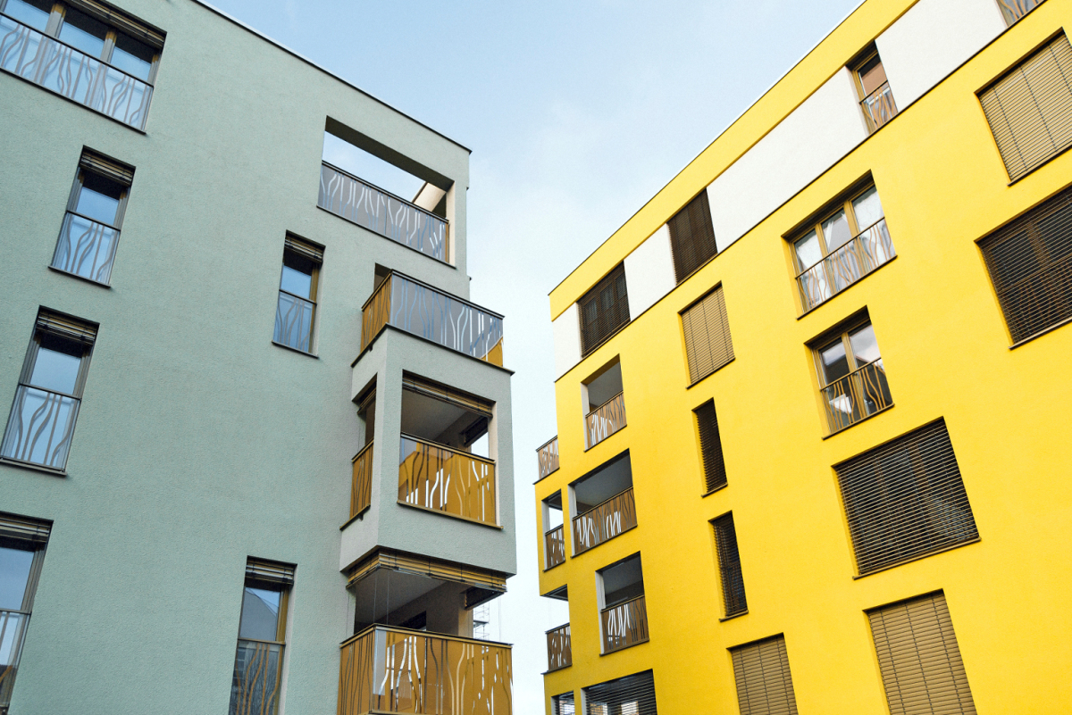 In Landshut wurden fünf Mehrgeschossbauten mit massiven Mauerziegeln verwirklicht. Wichtig für die statische Bemessung war die Druckfestigkeit des Baustoffes: Der WS10 Coriso entspricht der Steinfestigkeitsklasse 12.